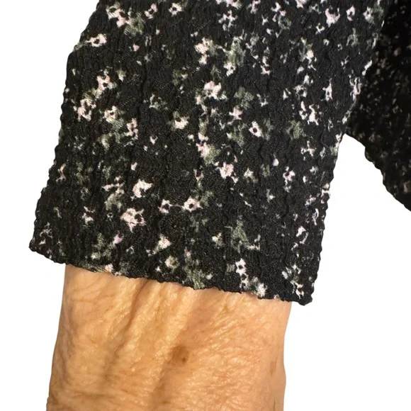 LOFT  SHADES of GREENS SUBTLE PRINT TOP w/SLEEVE DETAIL   LARGE   #4 - Picture 4 of 9